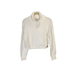 garage NWT women’s ivory cropped turtleneck, sweater, size small